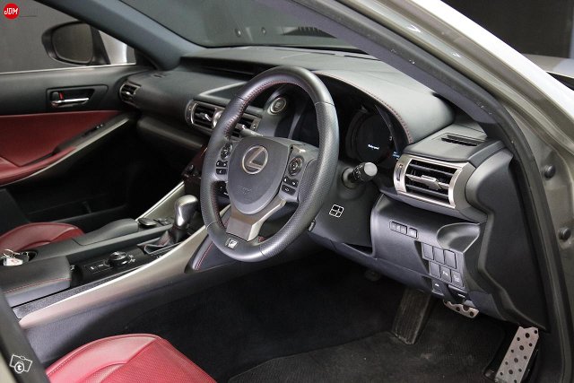 Lexus IS 11