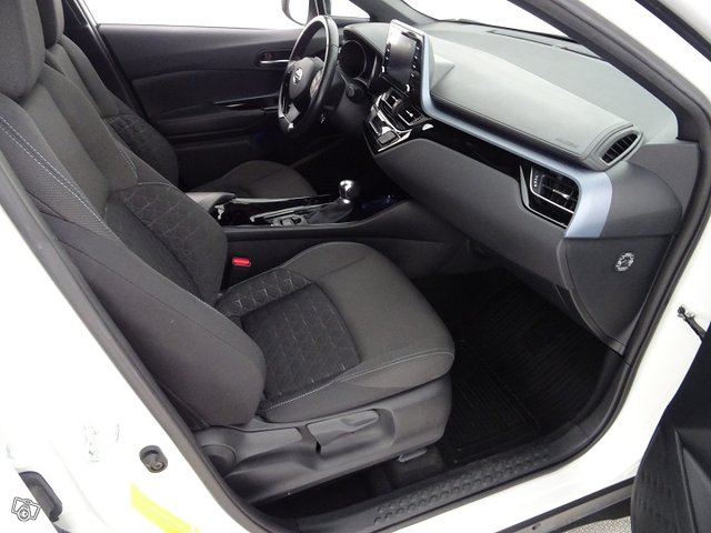 Toyota C-HR 15
