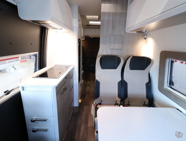 Kabe Travel Master V690 LB 4X4 ALDE 11