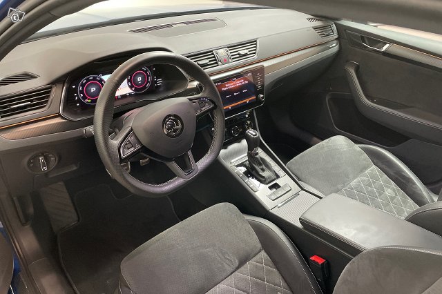 Skoda Superb 9