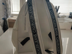 Calvin Klein reppu, Laukut ja hatut, Asusteet ja kellot, Oulu, Tori.fi Calvin Klein reppu, Laukut ja hatut, Asusteet ja kellot, Oulu, Tori.fi