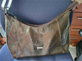 Jouni Exclusive, Laukut ja hatut, Asusteet ja kellot, Joensuu, Tori.fi Jouni Exclusive, Laukut ja hatut, Asusteet ja kellot, Joensuu, Tori.fi
