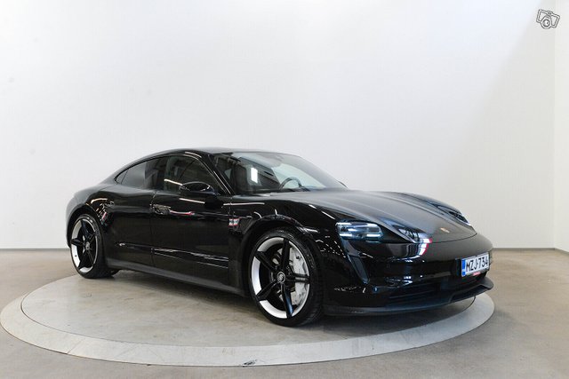 Porsche Taycan 3