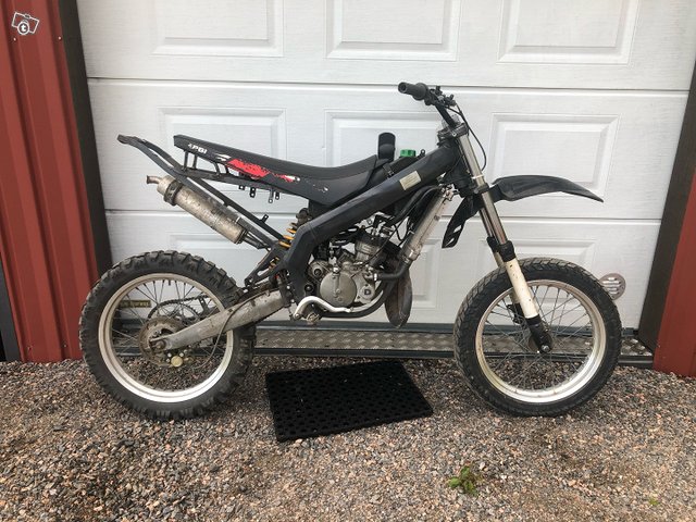 Derbi osissa tai kokonaisena (kilevellinen), kuva 1