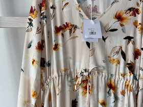 KAIKO flowy dress XL, Vaatteet ja kengät, Jyväskylä, Tori.fi KAIKO flowy dress XL, Vaatteet ja kengät, Jyväskylä, Tori.fi