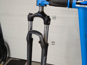 Joustohaarukka SrSuntour 29", Pyörätarvikkeet ja kypärät, Polkupyörät ja pyöräily, Raahe, Tori.fi Joustohaarukka SrSuntour 29", Pyörätarvikkeet ja kypärät, Polkupyörät ja pyöräily, Raahe, Tori.fi