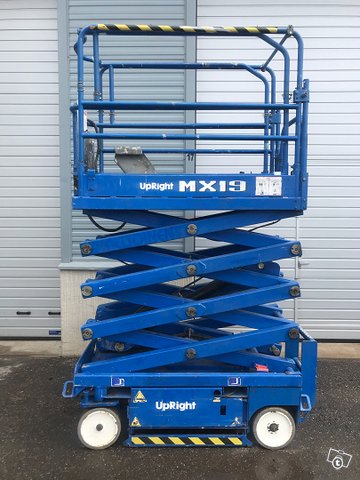 Ajettava saksilava UpRight MX 19, kuva 1