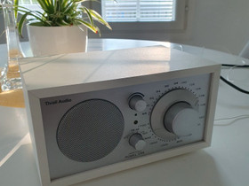 Tivoli Audio Model One -radio, Audio ja musiikkilaitteet, Viihde-elektroniikka, Pori, Tori.fi Tivoli Audio Model One -radio, Audio ja musiikkilaitteet, Viihde-elektroniikka, Pori, Tori.fi