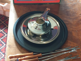 Fondue setti, Keittiövälineet, Keittiötarvikkeet ja astiat, Vantaa, Tori.fi Fondue setti, Keittiövälineet, Keittiötarvikkeet ja astiat, Vantaa, Tori.fi