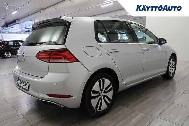 VOLKSWAGEN Golf 5