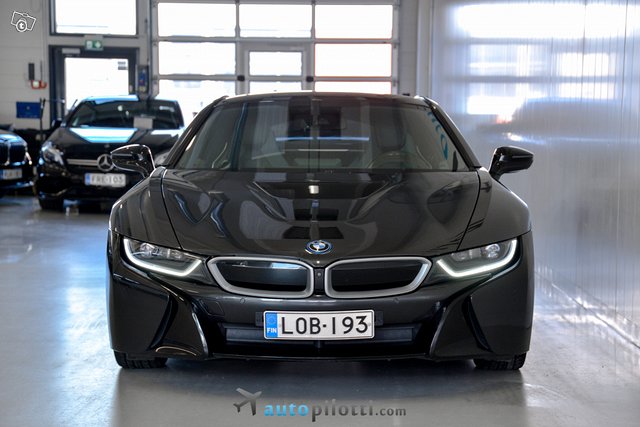 BMW I8 12