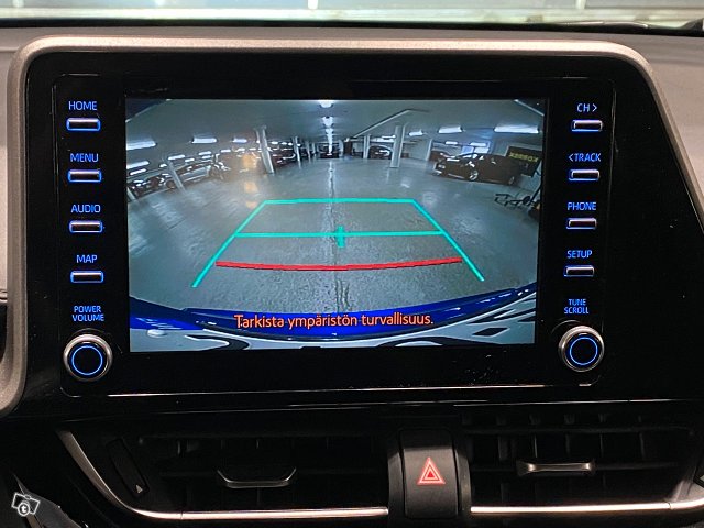 TOYOTA C-HR 12