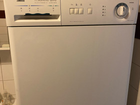 Zanussi, Pesu- ja kuivauskoneet, Kodinkoneet, Ulvila, Tori.fi Zanussi, Pesu- ja kuivauskoneet, Kodinkoneet, Ulvila, Tori.fi