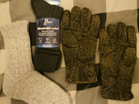 Uudet villasukat 2kpl & army hanskat