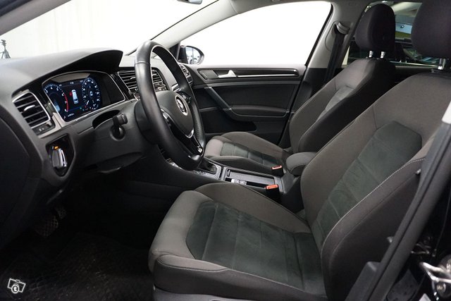 Volkswagen Golf 8
