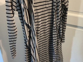 Me&i xs mekko ja huivi, Vaatteet ja kengät, Siikainen, Tori.fi Me&i xs mekko ja huivi, Vaatteet ja kengät, Siikainen, Tori.fi