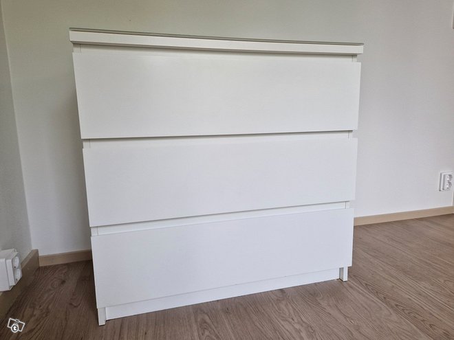 Ikea Malm -laatikosto +lasikansi, ...