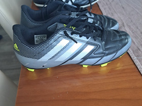 Adidas jalkapallokengät, Pallopelit, Urheilu ja ulkoilu, Helsinki, Tori.fi Adidas jalkapallokengät, Pallopelit, Urheilu ja ulkoilu, Helsinki, Tori.fi