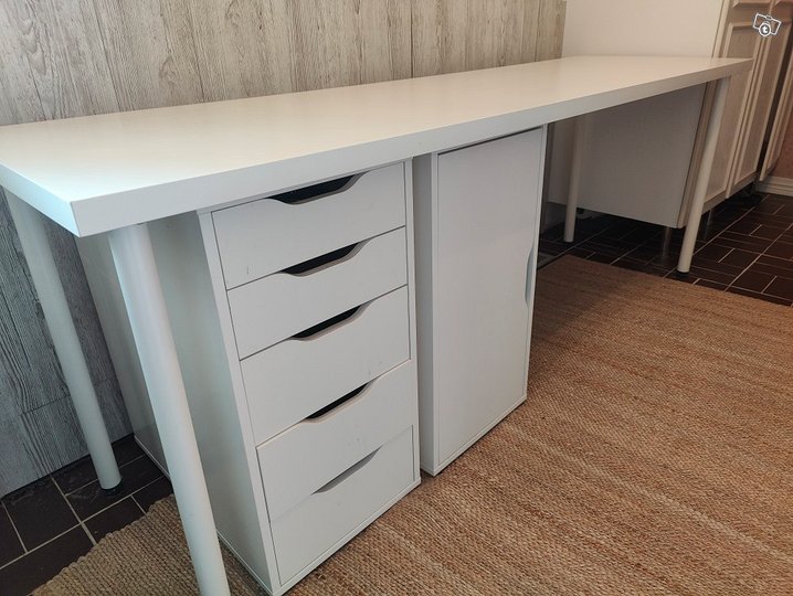 Ikea työpöytä kokonaisuus, Pöyd...