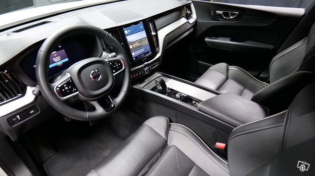 VOLVO XC60 9