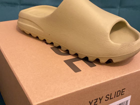Yeezy slide, Vaatteet ja kengät, Helsinki, Tori.fi Yeezy slide, Vaatteet ja kengät, Helsinki, Tori.fi