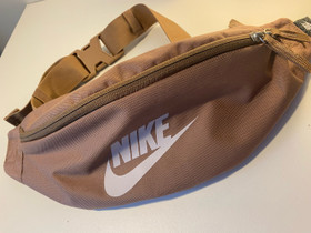 Nike Vyölaukku, Vaatteet ja kengät, Joensuu, Tori.fi Nike Vyölaukku, Vaatteet ja kengät, Joensuu, Tori.fi