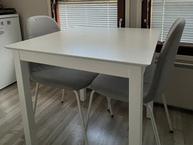 Pöytä 75cm×75cm + 2 kpl tuoleja, Pöydät ja tuolit, Sisustus ja huonekalut, Oulu, Tori.fi