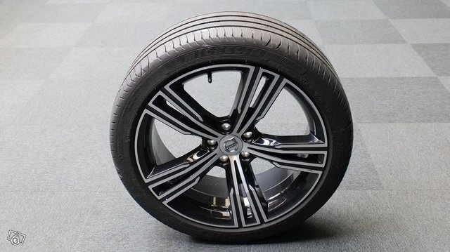 Volvo V60 19