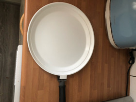 Valurautapannu 30cm, Keittiövälineet, Keittiötarvikkeet ja astiat, Mikkeli, Tori.fi Valurautapannu 30cm, Keittiövälineet, Keittiötarvikkeet ja astiat, Mikkeli, Tori.fi