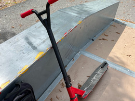 Hyvä scootti harrastajalle, Rullaluistelu ja skeittaus, Urheilu ja ulkoilu, Marttila, Tori.fi Hyvä scootti harrastajalle, Rullaluistelu ja skeittaus, Urheilu ja ulkoilu, Marttila, Tori.fi