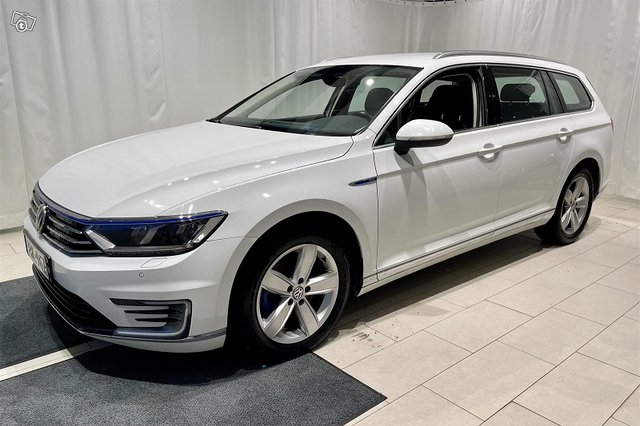 VOLKSWAGEN Passat, kuva 1
