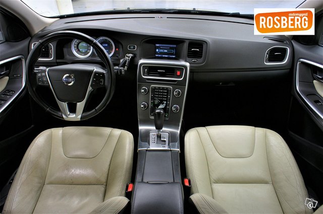 Volvo V60 7