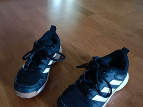 ADIDAS sisäpelikengät 34, Pallopelit, Urheilu ja ulkoilu, Seinäjoki, Tori.fi ADIDAS sisäpelikengät 34, Pallopelit, Urheilu ja ulkoilu, Seinäjoki, Tori.fi