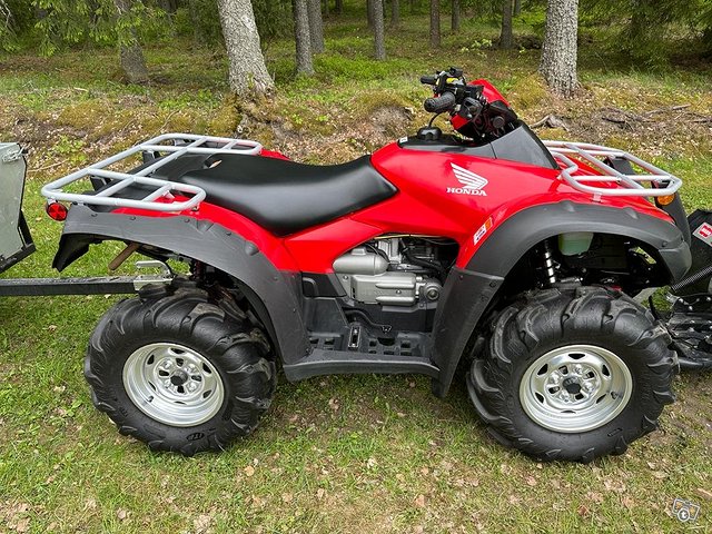 Honda TRX 680 + etulevy ja kärryt, kuva 1