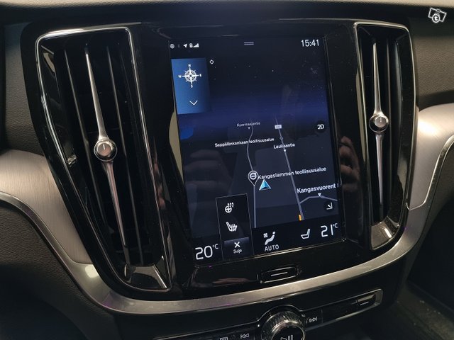 Volvo V60 Cross Country 12