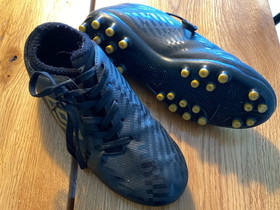 Umbro nappikset 35, Jalkapallo, Urheilu ja ulkoilu, Turku, Tori.fi Umbro nappikset 35, Jalkapallo, Urheilu ja ulkoilu, Turku, Tori.fi