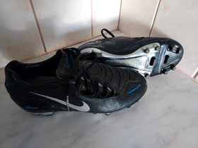 Nike jalkapallo kengät 39, Jalkapallo, Urheilu ja ulkoilu, Turku, Tori.fi Nike jalkapallo kengät 39, Jalkapallo, Urheilu ja ulkoilu, Turku, Tori.fi