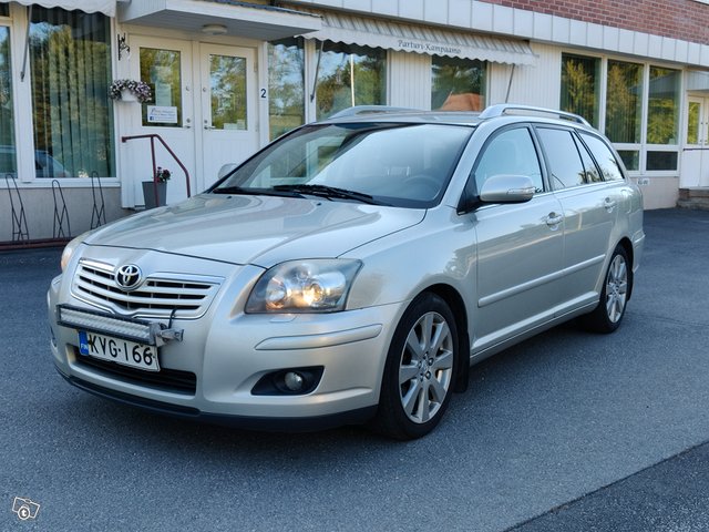 Toyota Avensis, kuva 1