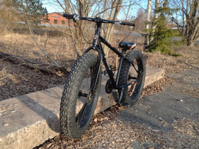 "Läskipyõrä" x-treme 28tuumanen, Muut pyörät, Polkupyörät ja pyöräily, Sastamala, Tori.fi "Läskipyõrä" x-treme 28tuumanen, Muut pyörät, Polkupyörät ja pyöräily, Sastamala, Tori.fi