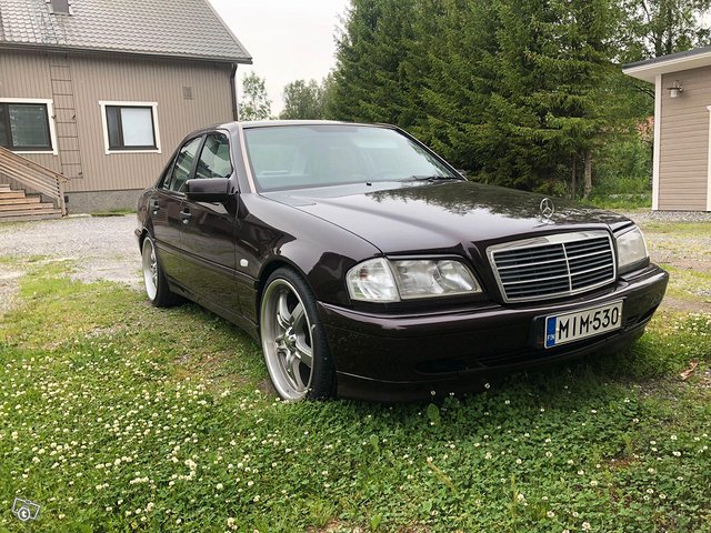 Mercedes-Benz C-sarja, kuva 1