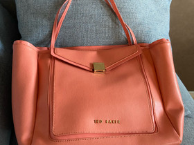 Ted Baker laukku, Laukut ja hatut, Asusteet ja kellot, Pori, Tori.fi Ted Baker laukku, Laukut ja hatut, Asusteet ja kellot, Pori, Tori.fi