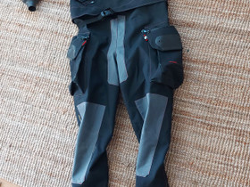 Ursuit Softdura lady M, Uinti ja sukellus, Urheilu ja ulkoilu, Kirkkonummi, Tori.fi Ursuit Softdura lady M, Uinti ja sukellus, Urheilu ja ulkoilu, Kirkkonummi, Tori.fi