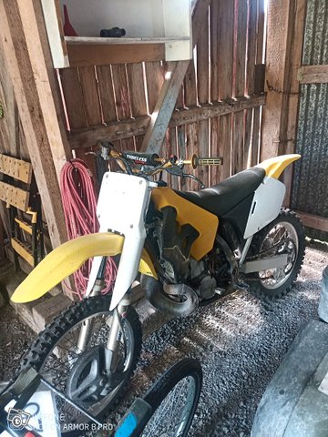 Suzuki RM 250 VM:98