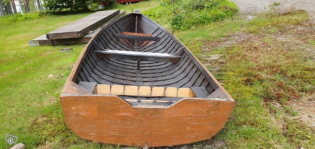 Tasaperäinen vanerivene, kuva 1