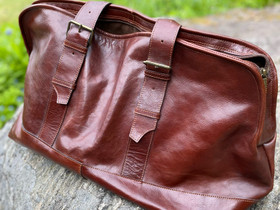 Three Bags -viikonloppukassi, nahkaa, Laukut ja hatut, Asusteet ja kellot, Lahti, Tori.fi Three Bags -viikonloppukassi, nahkaa, Laukut ja hatut, Asusteet ja kellot, Lahti, Tori.fi