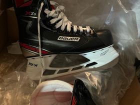 Bauer vapor x2.5 SR luistimet, Jääkiekko ja luistelu, Urheilu ja ulkoilu, Turku, Tori.fi Bauer vapor x2.5 SR luistimet, Jääkiekko ja luistelu, Urheilu ja ulkoilu, Turku, Tori.fi
