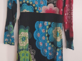 Desigual mekko, Vaatteet ja kengät, Hämeenlinna, Tori.fi Desigual mekko, Vaatteet ja kengät, Hämeenlinna, Tori.fi