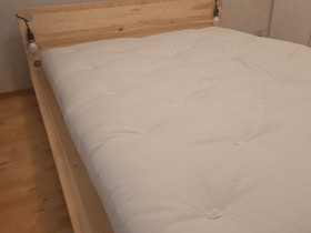 Futon patja 140cm + sängynrunko, Sängyt ja makuuhuone, Sisustus ja huonekalut, Forssa, Tori.fi