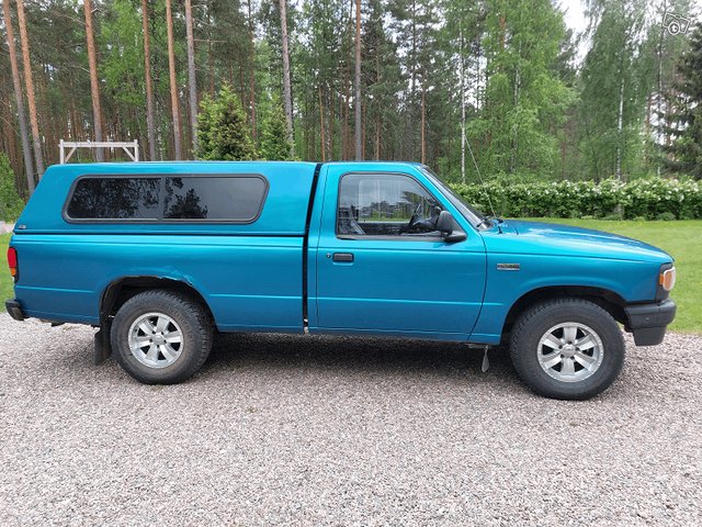 Mazda B2300, kuva 1