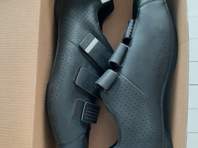 Shimano RT5 pyöräilykengät, Pyörätarvikkeet ja kypärät, Polkupyörät ja pyöräily, Tampere, Tori.fi Shimano RT5 pyöräilykengät, Pyörätarvikkeet ja kypärät, Polkupyörät ja pyöräily, Tampere, Tori.fi